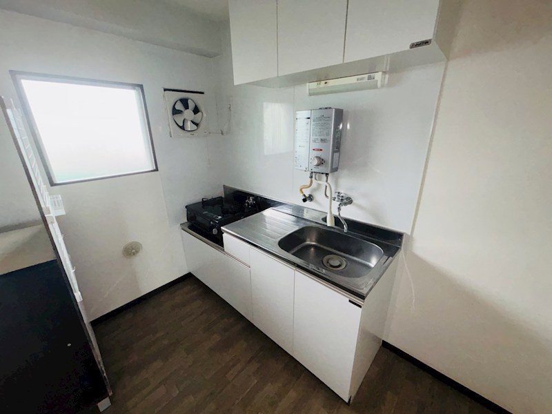 キッチン　同物件別部屋写真