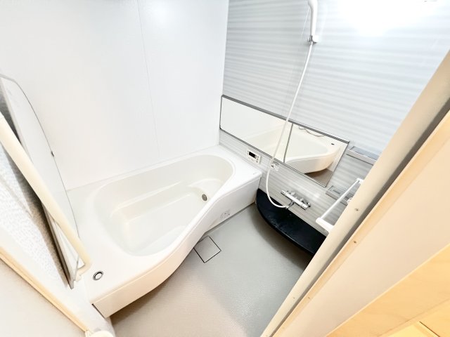 バス・シャワールーム　※別部屋参考写真
