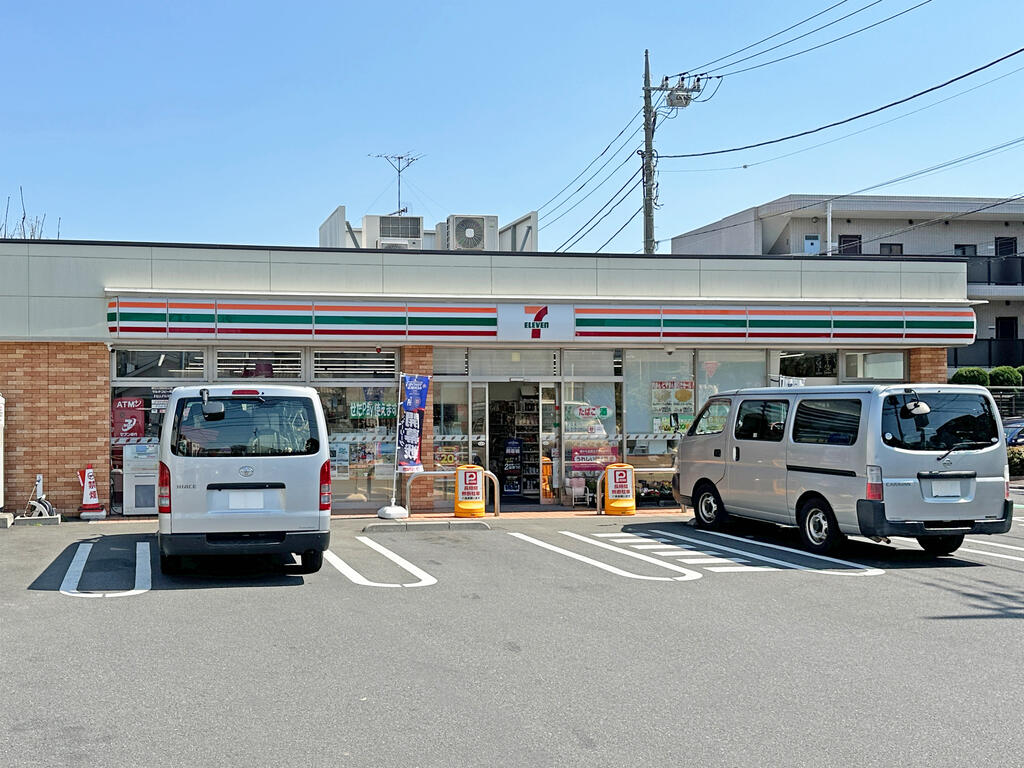 コンビニ　セブンイレブン世田谷中央病院前店（コンビニ）まで218m
