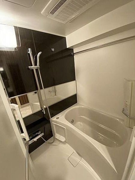 バス・シャワールーム　※同タイプの別のお部屋です。