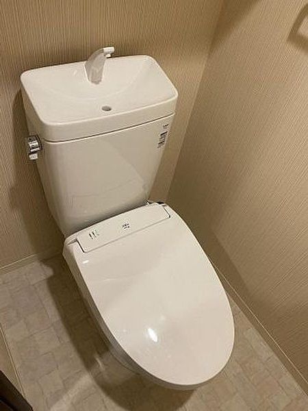 トイレ　※同タイプの別のお部屋です。