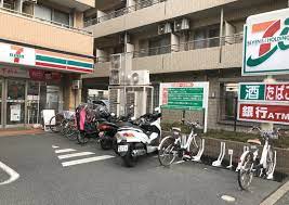 コンビニ　セブンイレブン板橋高島平8丁目店（コンビニ）まで137m