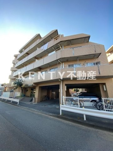 建物外観　落ち着いた雰囲気の外観です