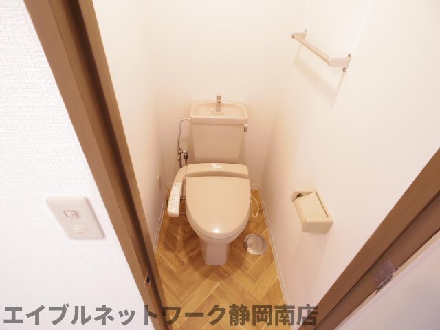 トイレ　清潔感のあるトイレです