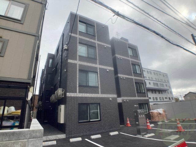 建物外観　札幌市東区北四十三条東「ウィン栄町」