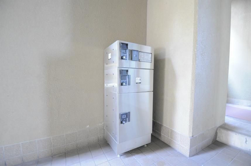 その他　宅配BOXあります