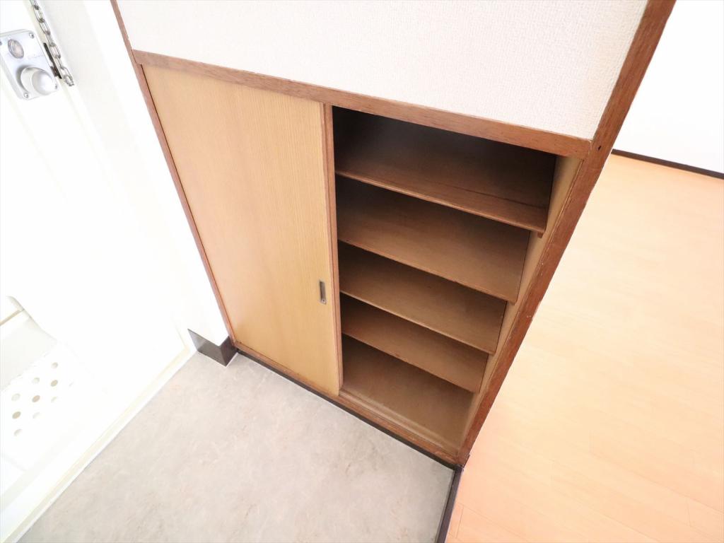 玄関　シューズボックス