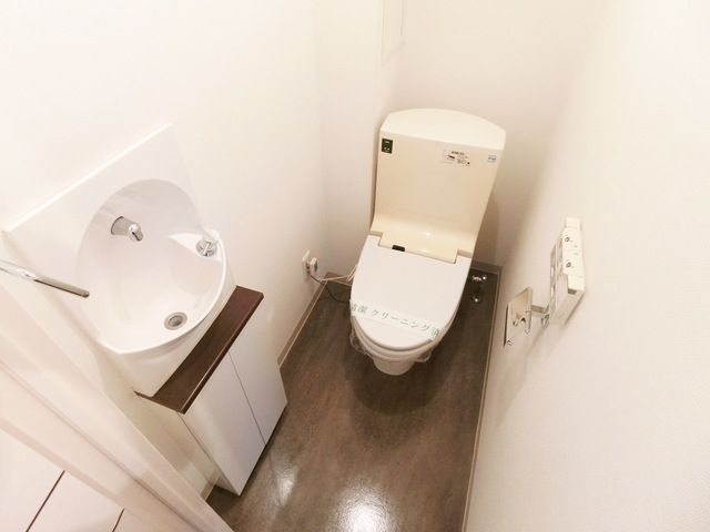 トイレ　★お部屋探しは株式会社タウンハウジング東京まで★