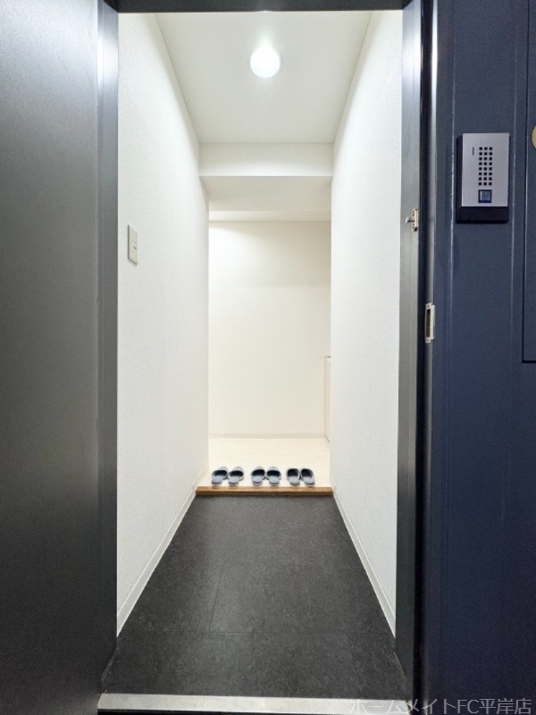 玄関　４０２号室写真