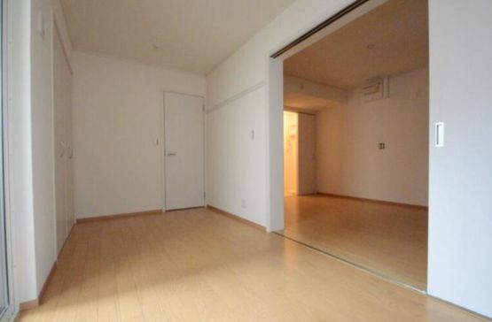 その他部屋・スペース　落ち着いて過ごせるお部屋なので、寝室にいかがでしょうか