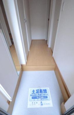 玄関　収納もある玄関です