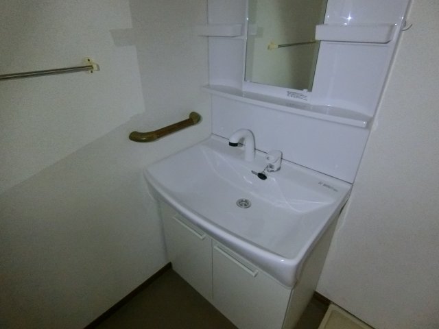 洗面設備　※別部屋のイメージ写真です。
