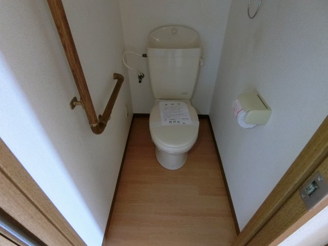 トイレ　※別部屋のイメージ写真です。