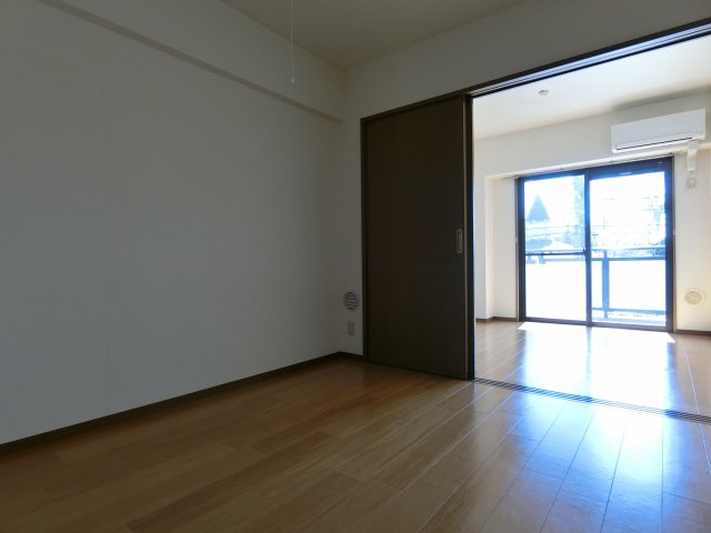 居室・リビング　※別部屋のイメージ写真です。