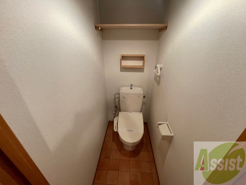 トイレ　こちらはトイレです。清潔感があり、安心して使用できます。