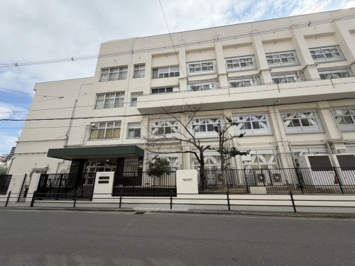 中学校　大阪市立心和中学校（中学校）まで261m