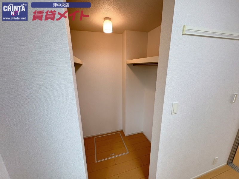 収納　同物件別部屋写真