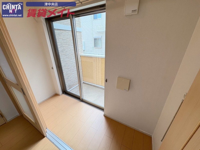 バルコニー　同物件別部屋写真