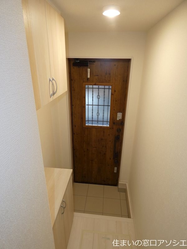 玄関　※写真は同型タイプイメージになります。