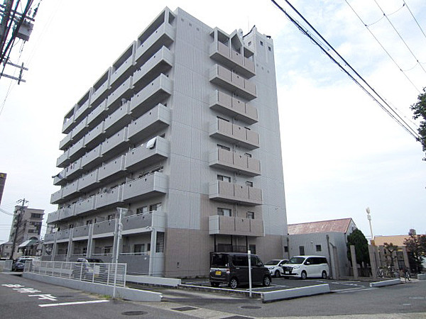 駐車場　車をお持ちの方に嬉しい駐車場付きの物件です