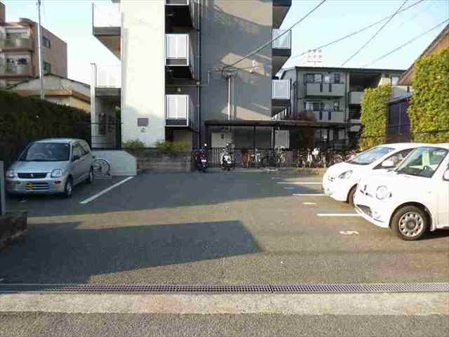 駐車場　駐車場