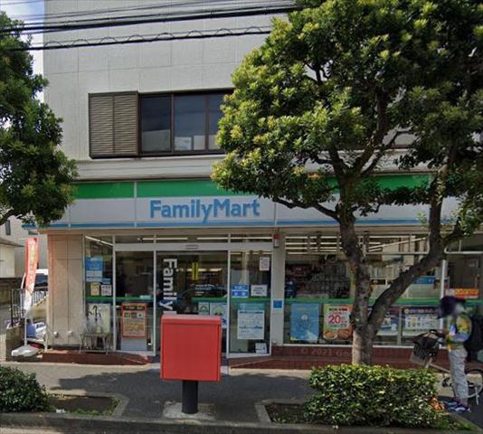 コンビニ　ファミリーマート（コンビニ）まで894m