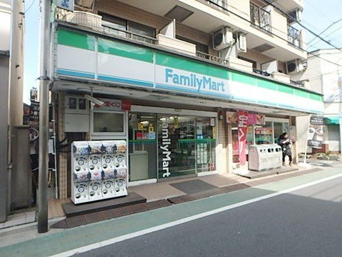 コンビニ　ファミリーマート熊代栄町店（コンビニ）まで387m
