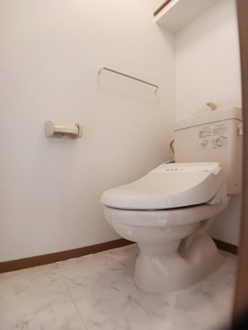 トイレ　清潔感のあるトイレです