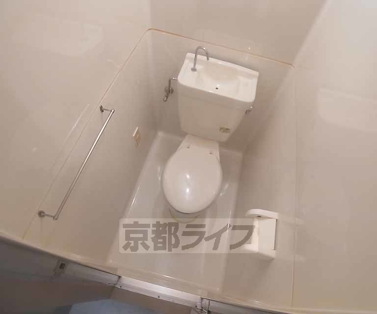 トイレ　清潔感のある洋式トイレ。