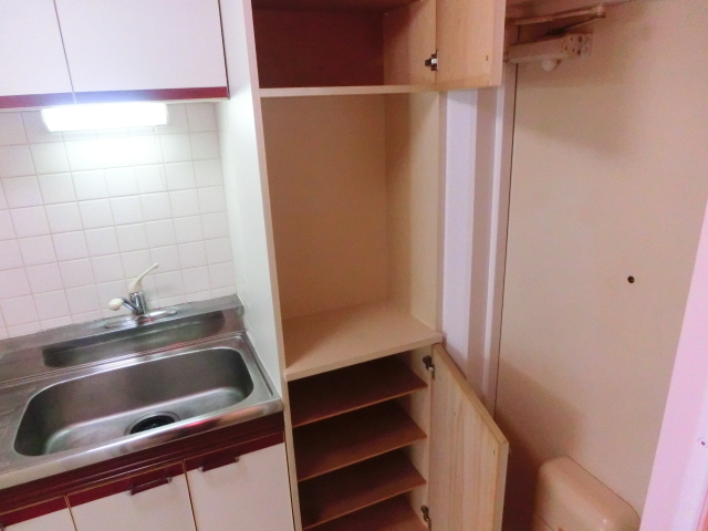 玄関　※写真は別のお部屋のものです。現況を優先とさせて頂きます