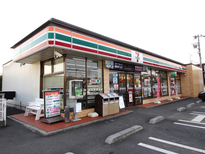 コンビニ　セブンイレブン（コンビニ）まで440m