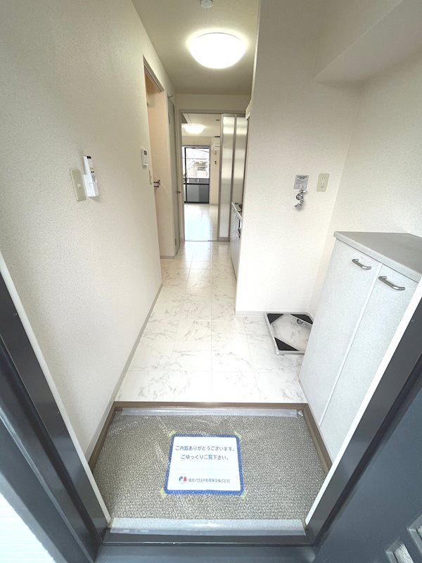 玄関　シューズボックスあります