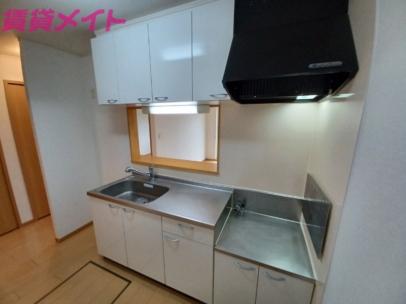 キッチン　反転タイプ参考写真
