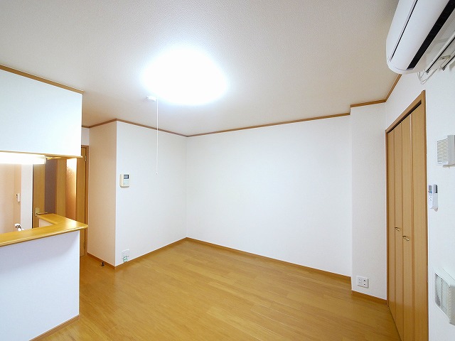 その他部屋・スペース　広くて明るい寝室