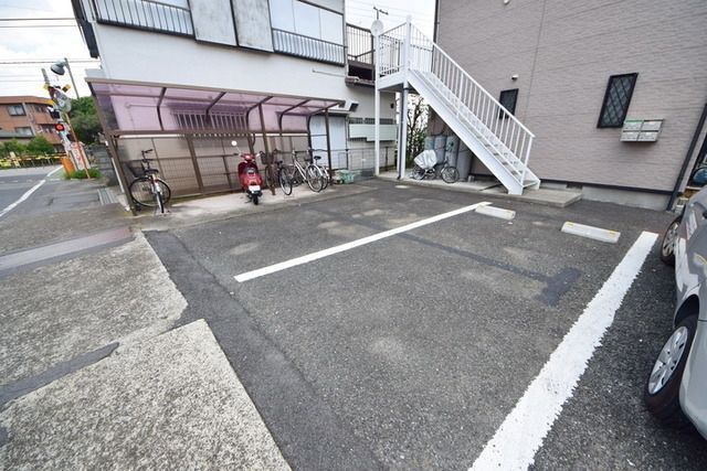 駐車場　★敷地内に駐車場もあります★