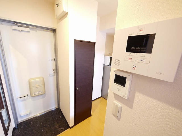 セキュリティ　モニター付きインターホンです
