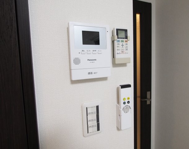 セキュリティ　来訪者の確認のできるモニター付インターホン