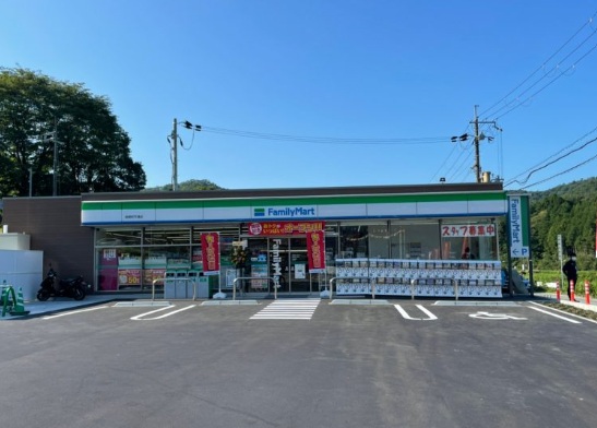 コンビニ　ファミリーマート　能勢町平通店（コンビニ）まで536m