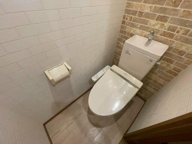 トイレ　※別部屋参考写真