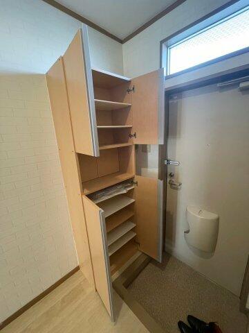 玄関　※別部屋参考写真