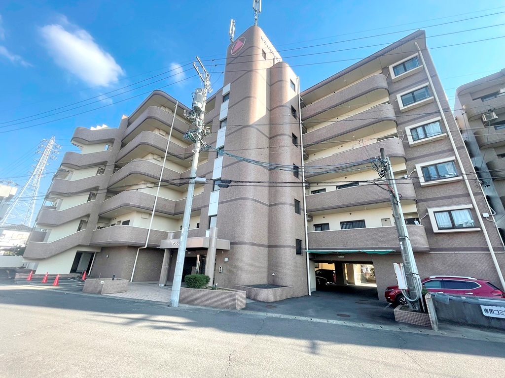 建物外観　日当たり良好♪ゆとりの4LDKです。