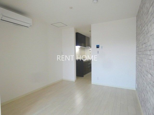 居室・リビング　同間取り部屋の写真使用(キッチン白)