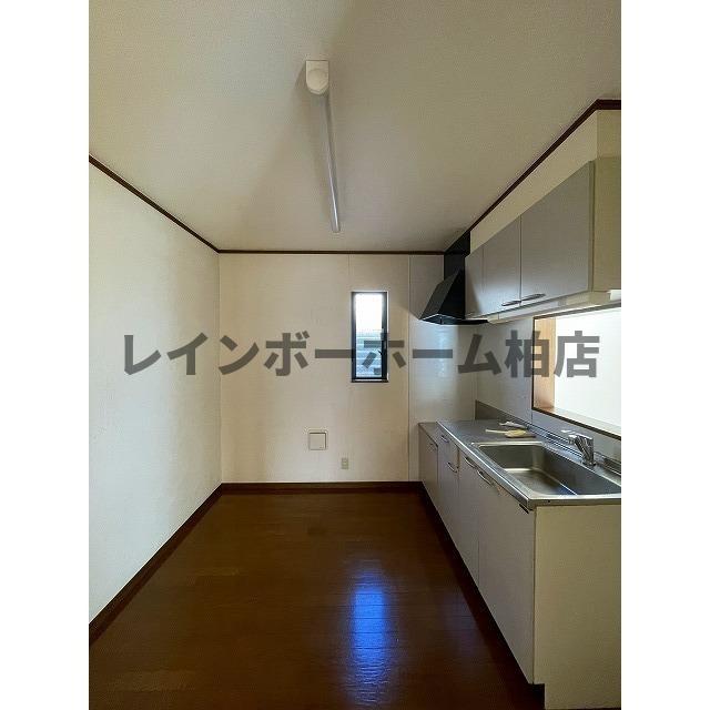 キッチン　コンパクトなキッチンで掃除もラクラク