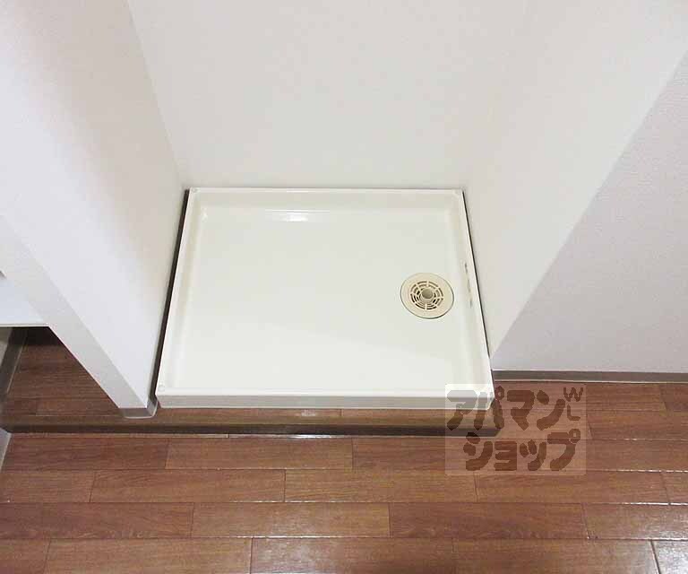 洗面設備　室内洗濯機置場です