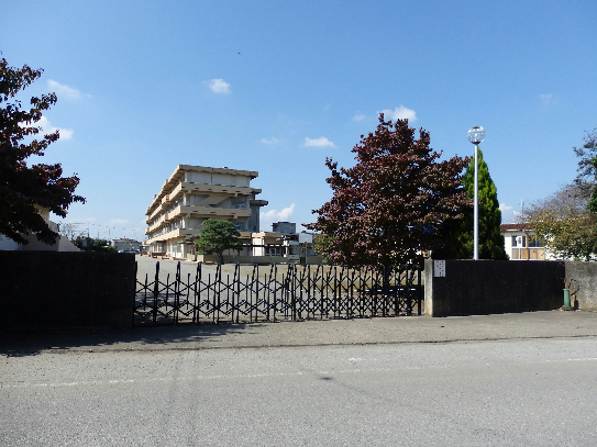 中学校　小山市立大谷中学校（中学校）まで466m