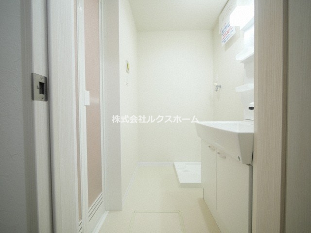 洗面設備　コンパクトで使いやすい洗面所