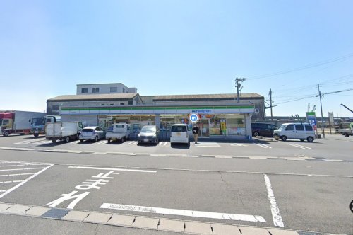 コンビニ　ファミリーマート 七宝伊福橋店（コンビニ）まで831m