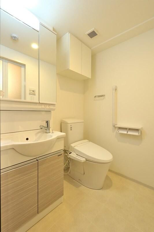 トイレ　※別部屋の参考写真です