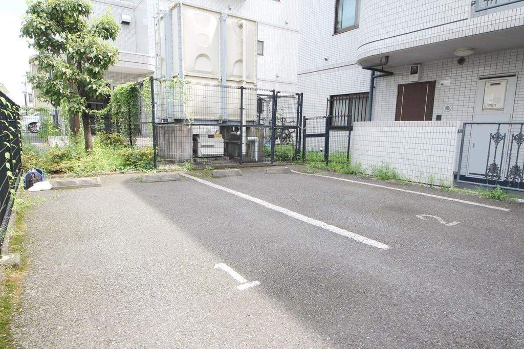 駐車場　駐車場