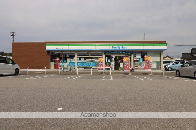 コンビニ　ファミリーマート（コンビニ）まで2507m